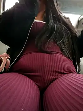 Layla-daring online show from March 18, 2026, 6:55 pm