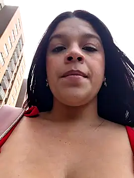 Snapshot of Layla-daring chatting on July 7, 2026, 6:56 pm Layla-daring online show from July 7, 2026, 6:56 pm