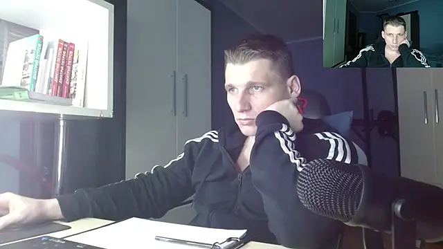 Poliglotjoe1 online show from November 30, 2025, 8:07 am