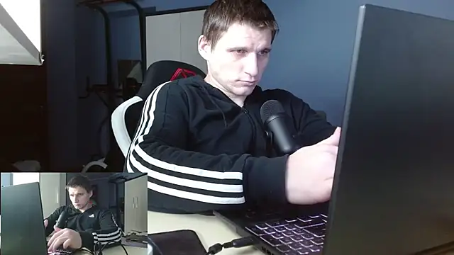 Snapshot of Poliglotjoe1 chatting on February 1, 2026, 2:54 am Poliglotjoe1 online show from February 1, 2026, 2:54 am