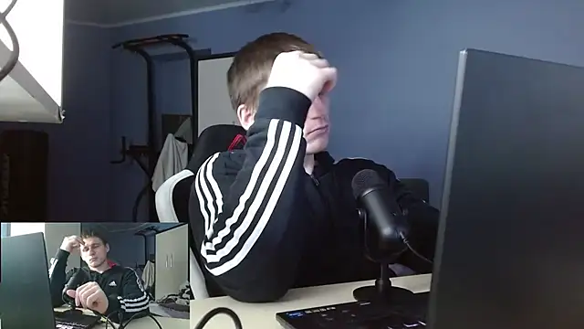 Snapshot of Poliglotjoe1 chatting on February 1, 2026, 2:59 pm Poliglotjoe1 online show from February 1, 2026, 2:59 pm