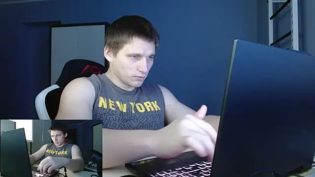 Snapshot of Poliglotjoe1 chatting on February 14, 2026, 1:30 pm Poliglotjoe1 online show from February 14, 2026, 1:30 pm