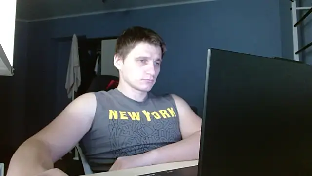 Snapshot of Poliglotjoe1 chatting on February 15, 2026, 1:35 am Poliglotjoe1 online show from February 15, 2026, 1:35 am