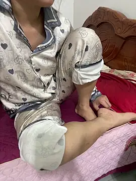 suna218 online show from December 5, 2025, 3:09 pm