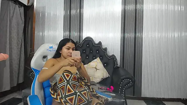 babyschoolgiirl online show from February 8, 2026, 12:58 am