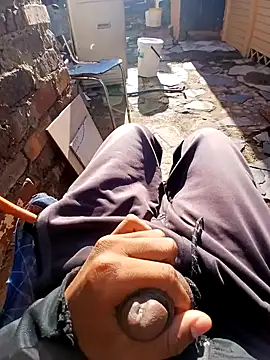 Eezxxx online show from December 2, 2025, 4:51 am