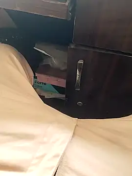 Snapshot of Roy___121 chatting on December 1, 2025, 4:39 am Roy 121 online show from December 1, 2025, 4:39 am