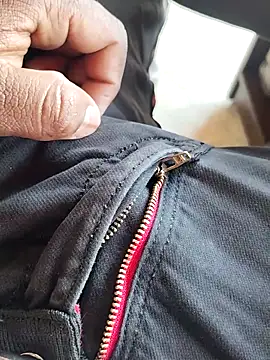 Snapshot of Roy___121 chatting on February 21, 2026, 10:49 am Roy 121 online show from February 21, 2026, 10:49 am