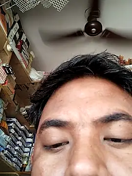 Snapshot of Roy___121 chatting on March 5, 2026, 4:41 am Roy 121 online show from March 5, 2026, 4:41 am