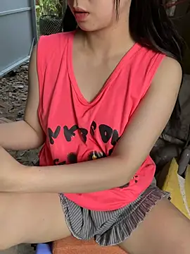 XndSeraphina online show from March 10, 2026, 10:53 am