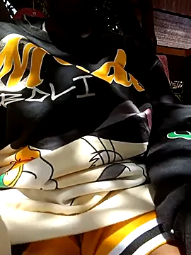 Snapshot of AngelaAbi chatting on November 20, 2025, 10:26 am AngelaAbi online show from November 20, 2025, 10:26 am