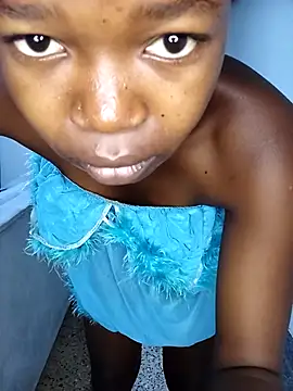 Snapshot of AngelaAbi chatting on November 27, 2025, 7:21 am AngelaAbi online show from November 27, 2025, 7:21 am