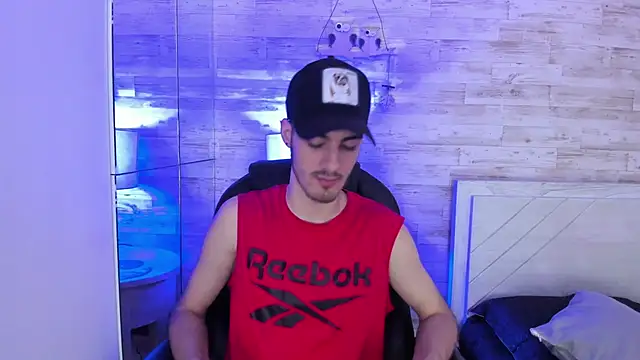 Emir Ozan  online show from February 10, 2026, 7:40 pm