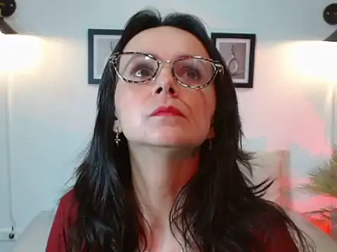 Juliana  lx online show from February 3, 2026, 1:49 pm