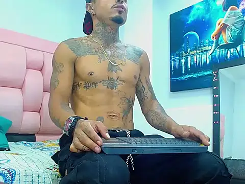 Hot Latino x online show from February 26, 2026, 12:48 pm