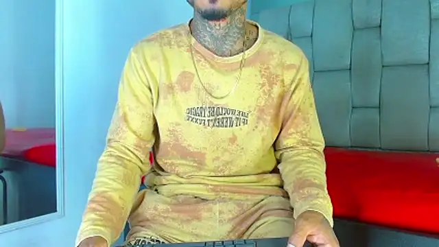 Hot Latino x online show from March 27, 2026, 12:38 pm