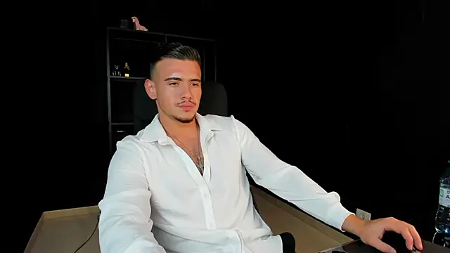 ElijahThorne online show from April 10, 2026, 6:40 am