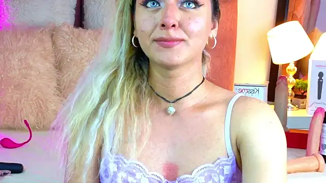 Snapshot of Lunitaa_Diva chatting on February 1, 2026, 4:16 pm Lunitaa Diva online show from February 1, 2026, 4:16 pm