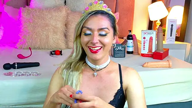 Snapshot of Lunitaa_Diva chatting on February 6, 2026, 3:26 pm Lunitaa Diva online show from February 6, 2026, 3:26 pm