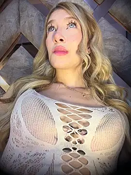 valeryfox   online show from May 26, 2026, 12:17 am