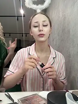 Snapshot of GraceSecrettt chatting on February 7, 2026, 4:54 pm GraceSecrettt online show from February 7, 2026, 4:54 pm