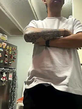 Yunaraa online show from November 30, 2025, 6:17 am