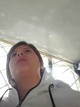 Snapshot of AnaMaria-12 chatting on December 3, 2025, 8:07 pm AnaMaria-12 online show from December 3, 2025, 8:07 pm