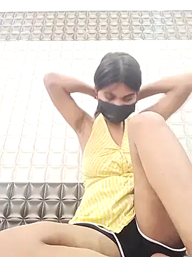 Lovely--girl online show from May 8, 2026, 6:41 am