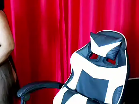 Snapshot of lovelyxmorena chatting on June 26, 2026, 12:53 pm lovelyxmorena online show from June 26, 2026, 12:53 pm