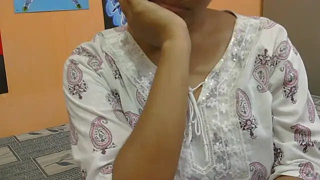 Snapshot of Honey_Baby1 chatting on July 4, 2026, 6:19 am Honey Baby1 online show from July 4, 2026, 6:19 am