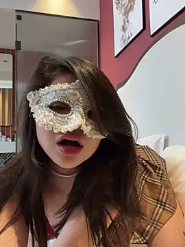 Queen-of-Love online show from December 13, 2025, 7:53 pm