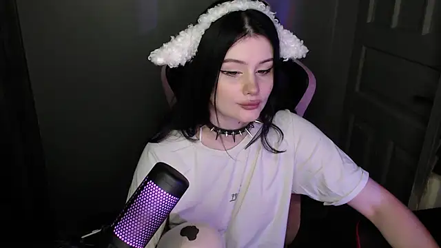 Moon raven online show from February 11, 2026, 11:21 pm