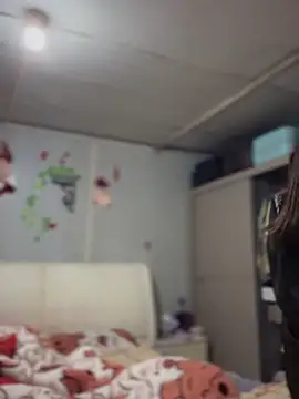 Toffee-00 online show from November 26, 2025, 3:29 am