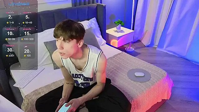 Snapshot of cuMte_boy chatting on November 24, 2025, 3:39 am cuMte boy online show from November 24, 2025, 3:39 am