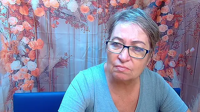 Snapshot of OlgaLuck chatting on November 24, 2025, 6:35 am OlgaLuck online show from November 24, 2025, 6:35 am