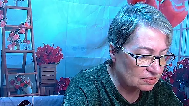 OlgaLuck online show from April 16, 2026, 5:52 am