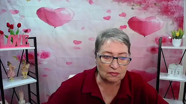 OlgaLuck online show from May 13, 2026, 5:49 am