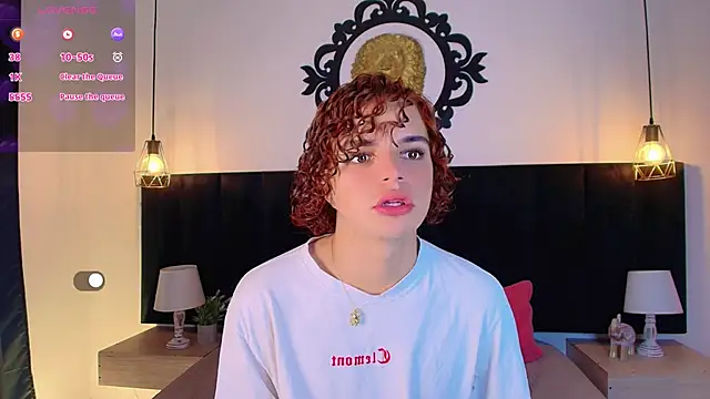 Skyee angel online show from April 2, 2026, 1:53 pm