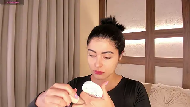 SarhaVega online show from January 17, 2026, 1:49 pm