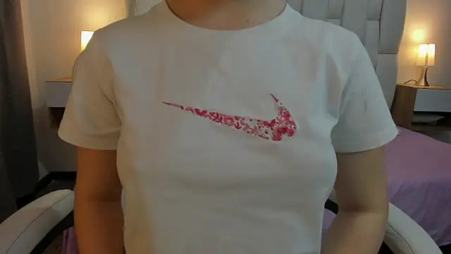 mask red girl online show from March 10, 2026, 12:32 pm