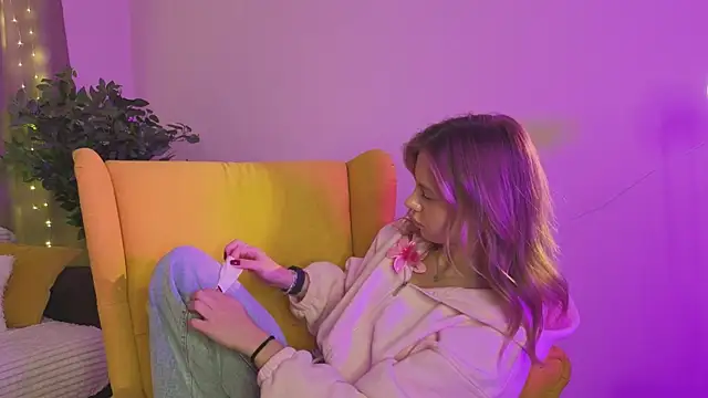 Snapshot of FelishaLaskin chatting on November 25, 2025, 12:27 pm FelishaLaskin online show from November 25, 2025, 12:27 pm