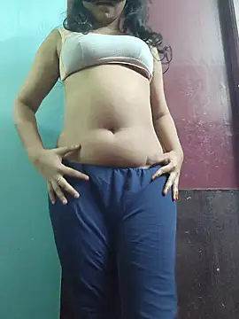 SameeraReddy19 online show from February 24, 2026, 1:09 pm