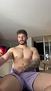 Valenthino Salvatore online show from March 16, 2026, 5:44 am