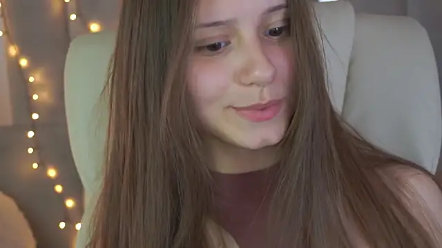 TinyNatalie online show from May 28, 2026, 2:14 pm