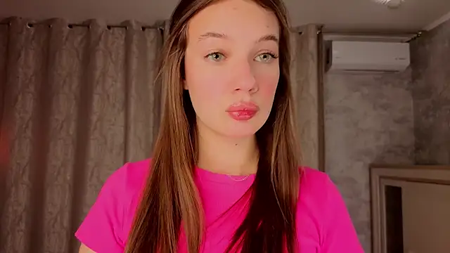 NeliaVandresar online show from December 1, 2025, 4:06 am