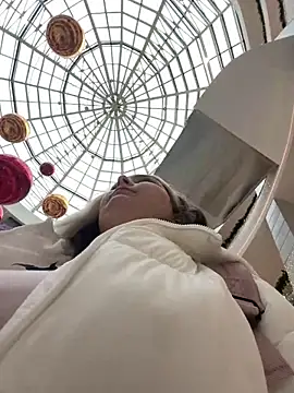 KateBurlesk online show from December 15, 2025, 9:13 am