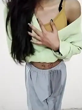 Snapshot of Alli8900 chatting on November 28, 2025, 5:04 pm Alli8900 online show from November 28, 2025, 5:04 pm