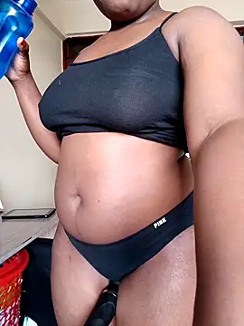 QuuenLeesa online show from November 24, 2025, 12:27 pm