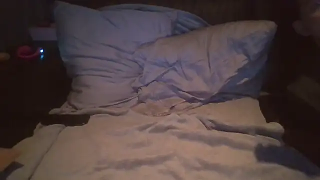 DeeLouLou online show from December 20, 2025, 12:29 am