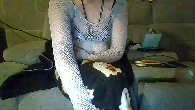 findom mistressvampcandy online show from December 4, 2025, 4:16 pm